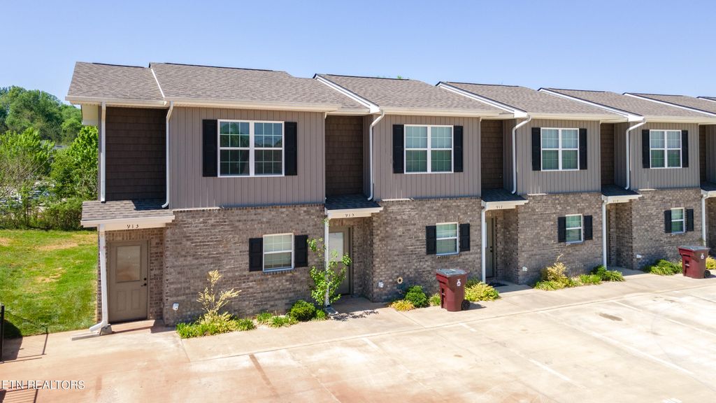 Photo of 913 Warrior Hill Drive, Louisville, TN 37777 (MLS # 1260060)