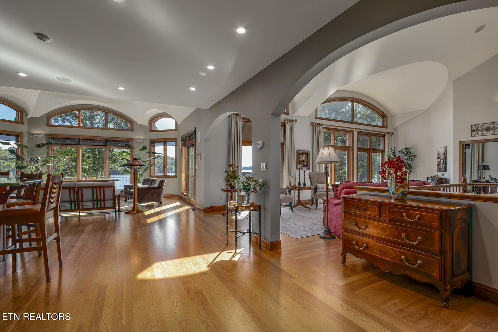 Vonore, Tennessee, 37885, United States, 5 Bedrooms Bedrooms, ,5 BathroomsBathrooms,Residential,Active,1973331