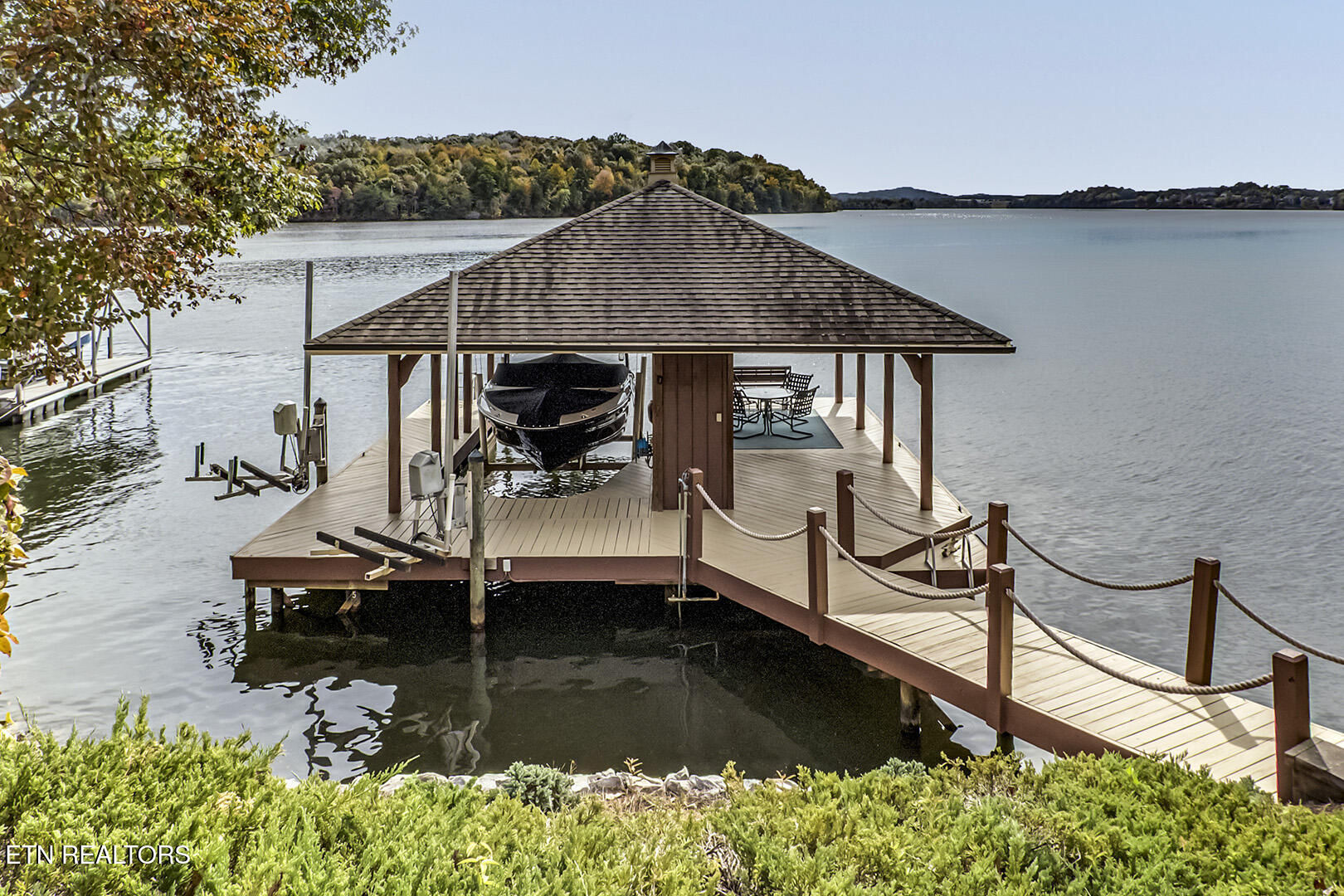 Vonore, Tennessee, 37885, United States, 5 Bedrooms Bedrooms, ,5 BathroomsBathrooms,Residential,Active,1973331