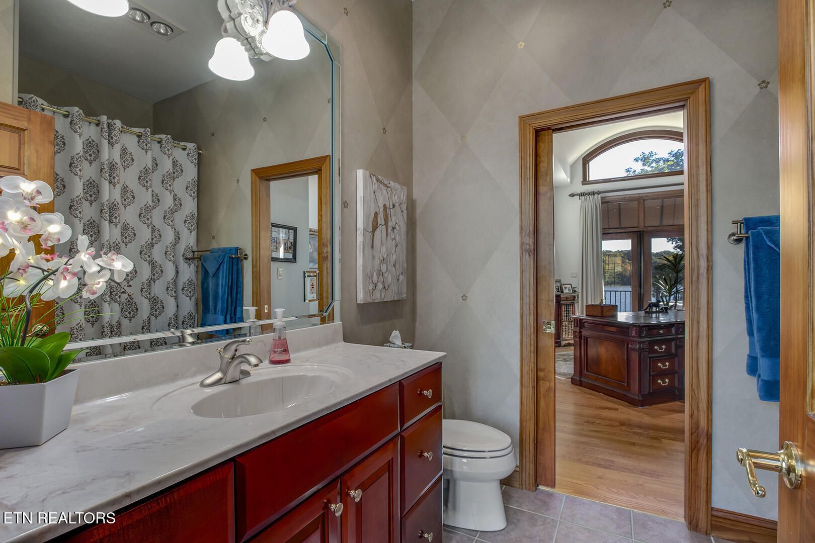 Vonore, Tennessee, 37885, United States, 5 Bedrooms Bedrooms, ,5 BathroomsBathrooms,Residential,Active,1973331