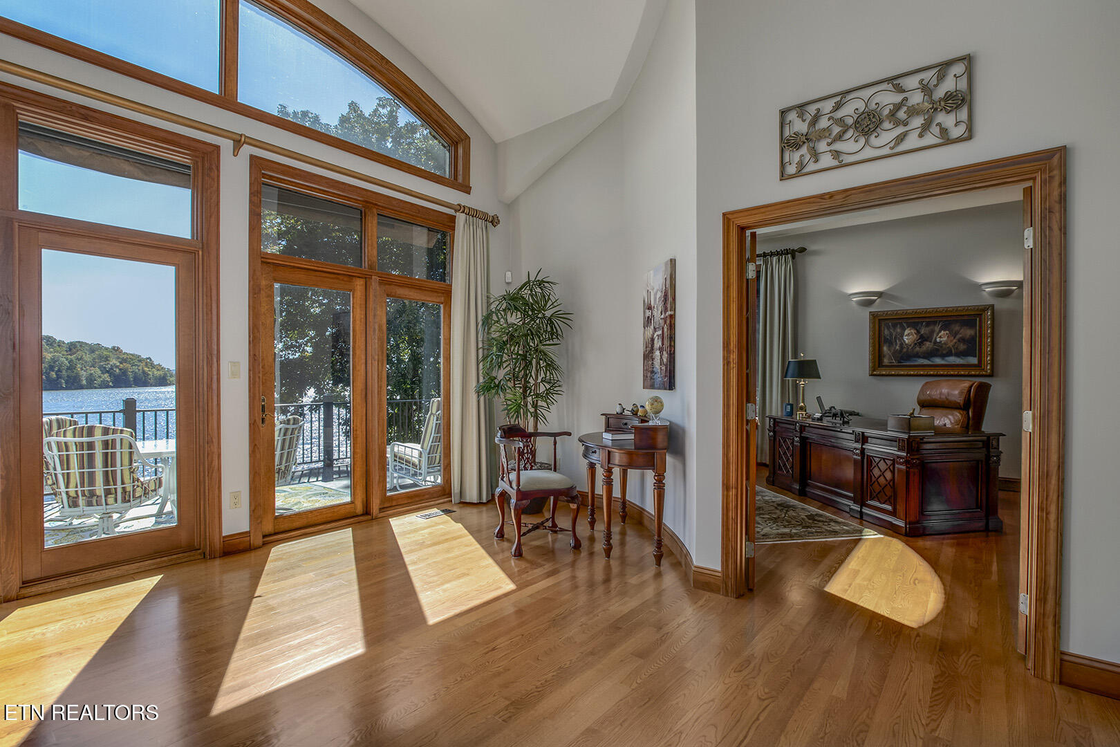 Vonore, Tennessee, 37885, United States, 5 Bedrooms Bedrooms, ,5 BathroomsBathrooms,Residential,Active,1973331