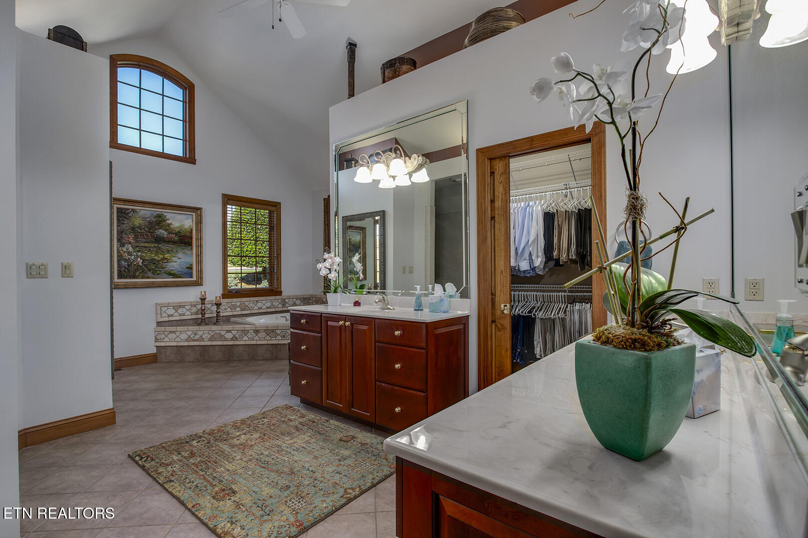 Vonore, Tennessee, 37885, United States, 5 Bedrooms Bedrooms, ,5 BathroomsBathrooms,Residential,Active,1973331