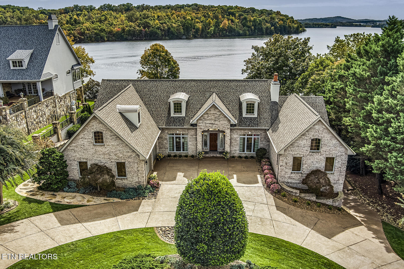 Vonore, Tennessee, 37885, United States, 5 Bedrooms Bedrooms, ,5 BathroomsBathrooms,Residential,Active,1973331