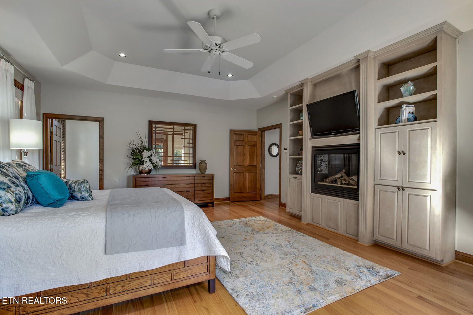 Vonore, Tennessee, 37885, United States, 5 Bedrooms Bedrooms, ,5 BathroomsBathrooms,Residential,Active,1973331