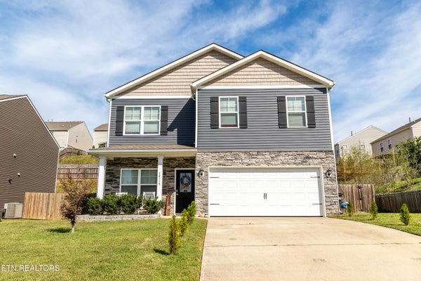 12115 EVERGREEN TERRACE LN, KNOXVILLE, TN 37932 - Image 7e5b3f8564d04622a937e6e4b6b8b855/2110293170