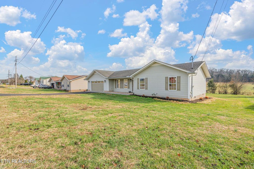 Photo of 456 Tyler Drive, Dandridge, TN 37725 (MLS # 1323436)