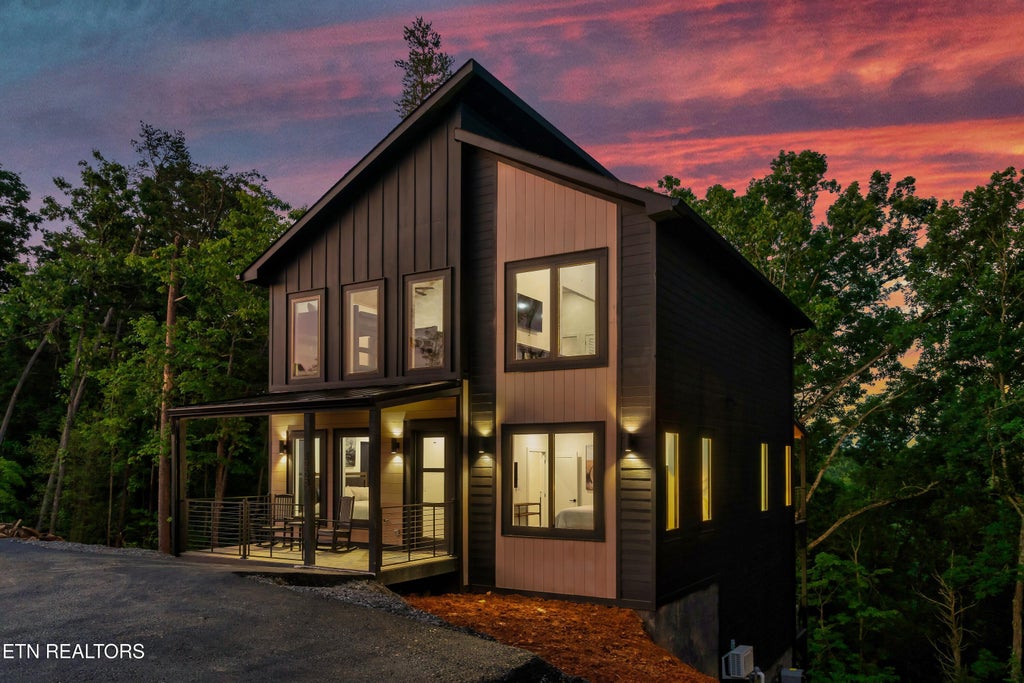 Photo of 1268 Reedmont Way, Sevierville, TN 37876 (MLS # 1356978)
