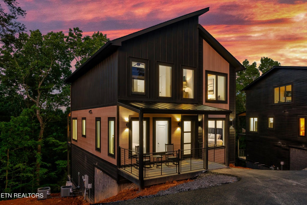 Photo of 1268 Reedmont Way, Sevierville, TN 37876 (MLS # 1356978)