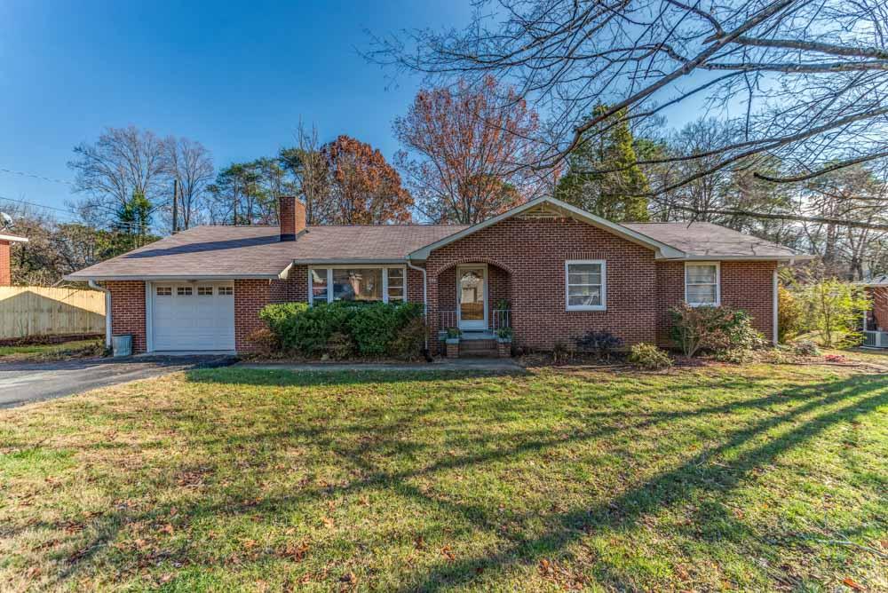 Photo 1 of 20 — 204 Lindy Drive, Knoxville, TN 37920