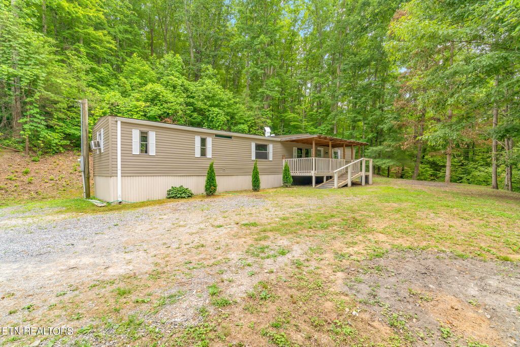 Photo of 184 Shady Rd, Oliver Springs, TN 37840 (MLS # 1267038)