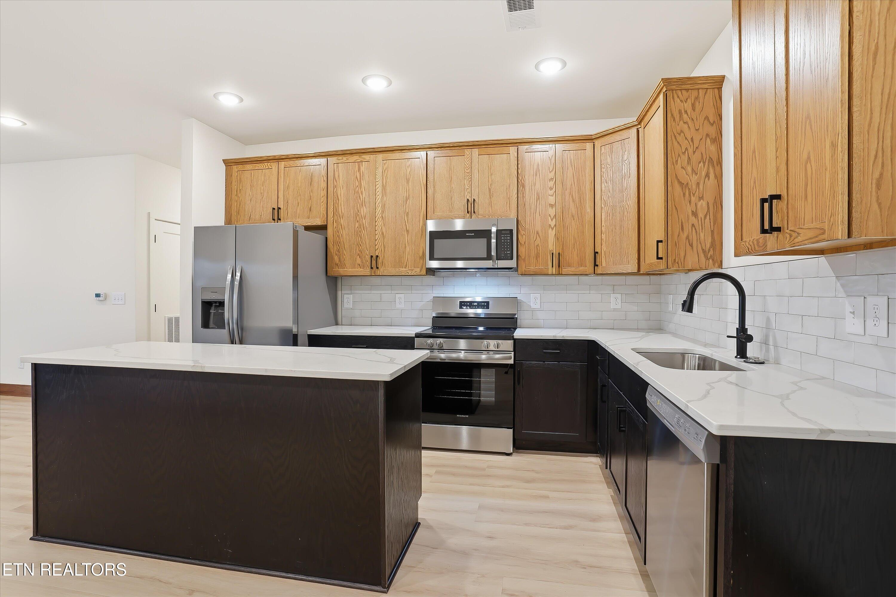 2222 Two Rives Blvd 2103