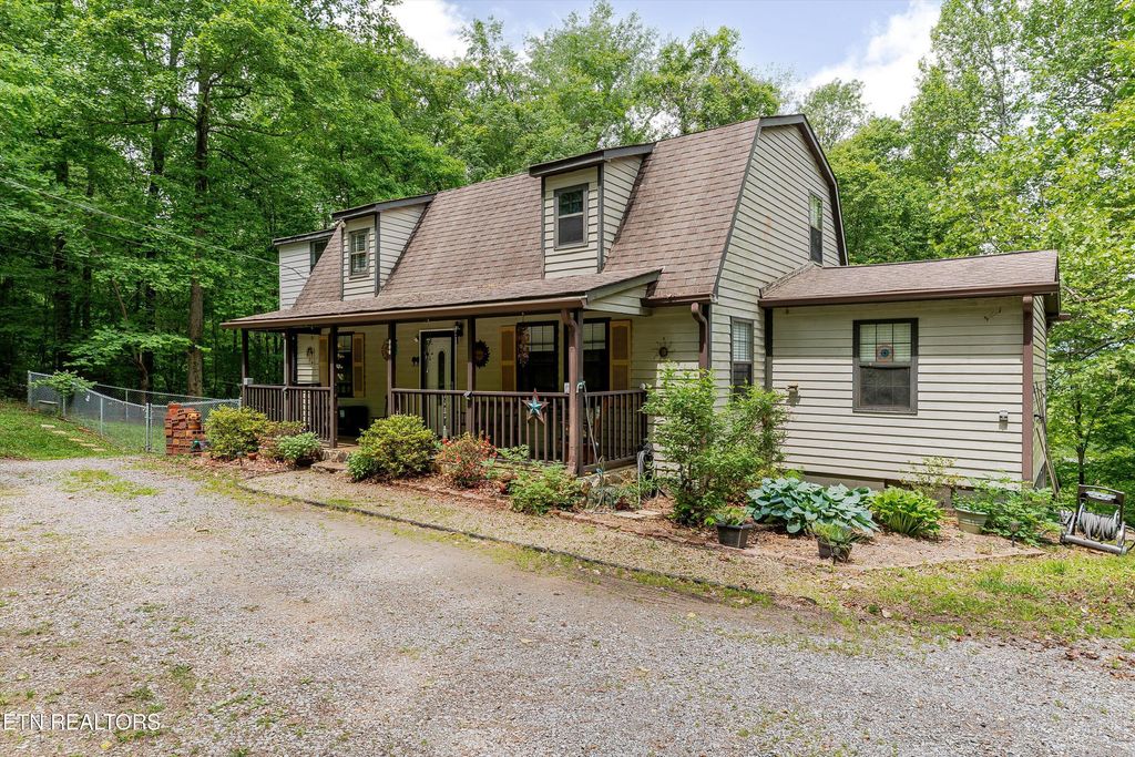 Photo of 103 Renner Lane Lane, Oliver Springs, TN 37840 (MLS # 1301382)