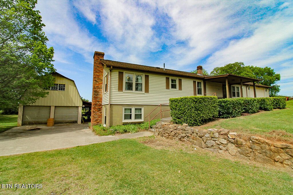 Photo of 3315 Pineview Rd, Maryville, TN 37803 (MLS # 1337903)