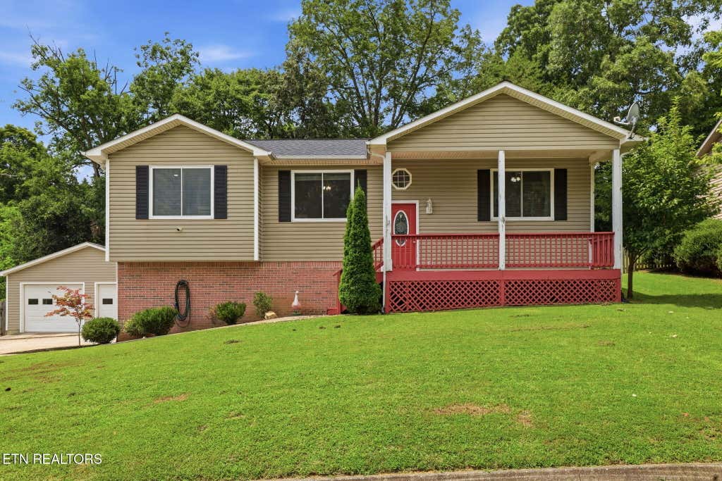 Photo of 7463 Twin Brooks Blvd, Knoxville, TN 37918 (MLS # 1350489)