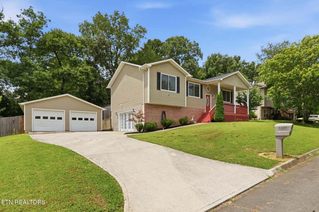 Photo of 7463 Twin Brooks Blvd, Knoxville, TN 37918 (MLS # 1350489)