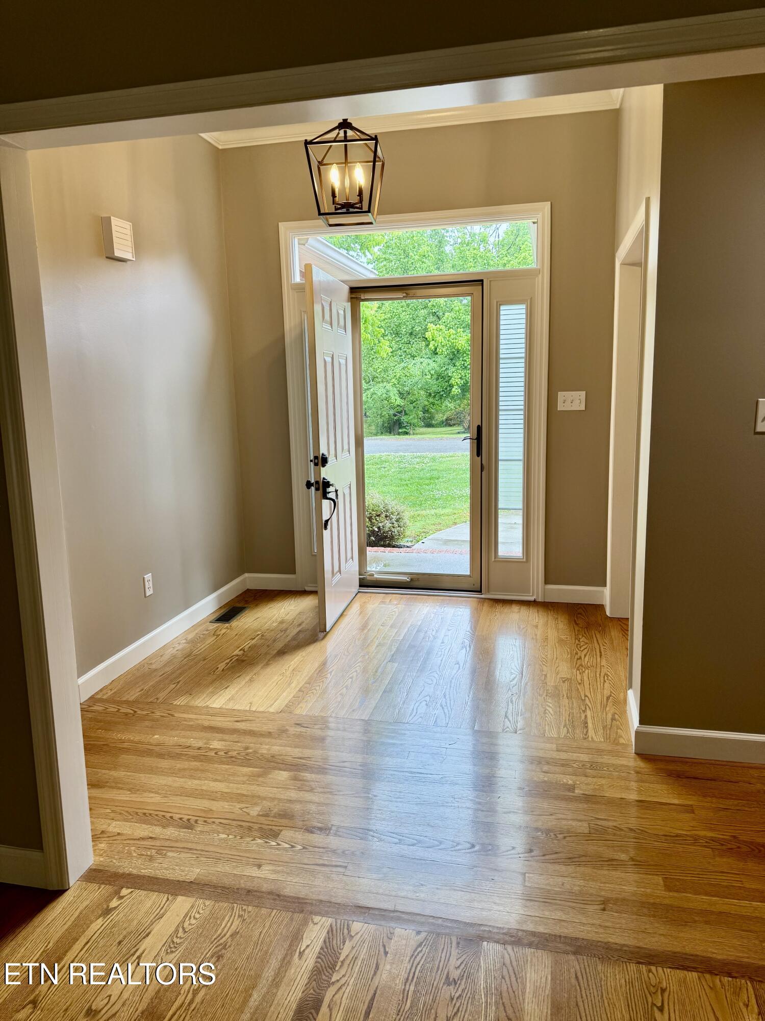 2381 Conners Creek Circle