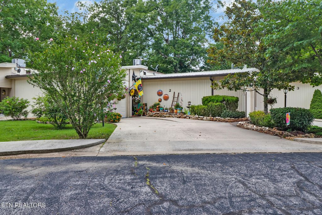 Photo of 33 Big Horn Loop #2, Crossville, TN 38572 (MLS # 1310113)