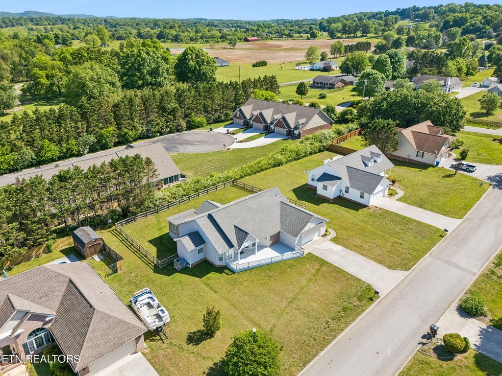 Photo of 110 Wind Chase Drive, Madisonville, TN 37354 (MLS # 1339423)