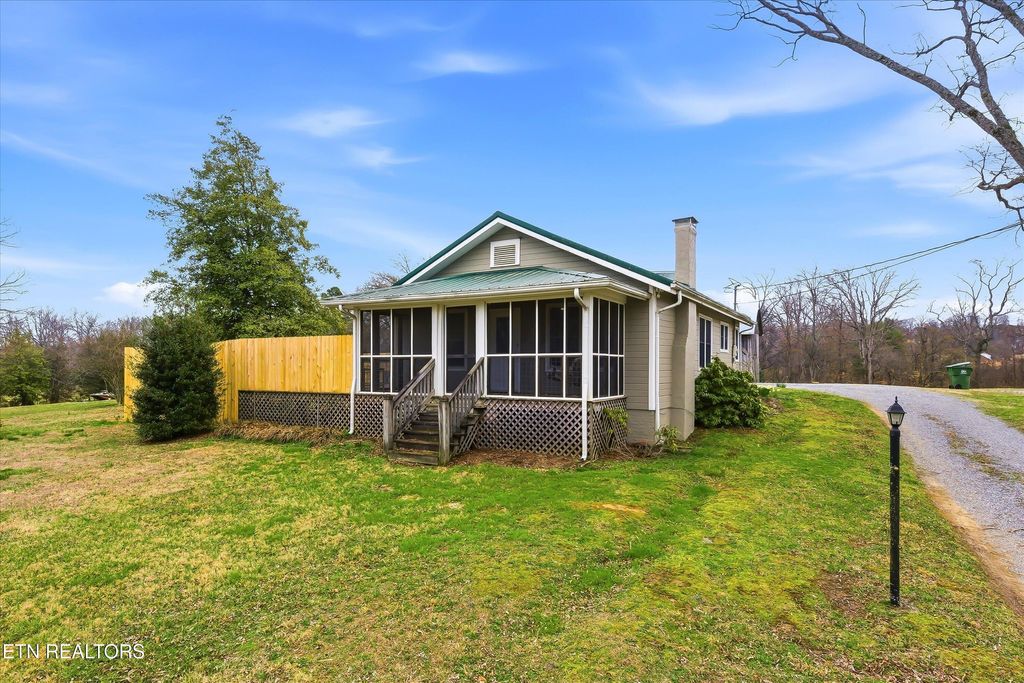 Photo of 2036 Morganton Rd, Maryville, TN 37801 (MLS # 1329033)