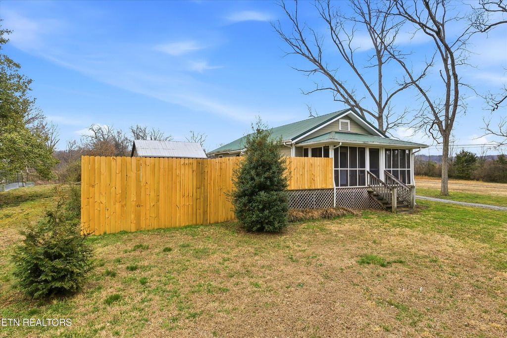 Photo of 2036 Morganton Rd, Maryville, TN 37801 (MLS # 1329033)