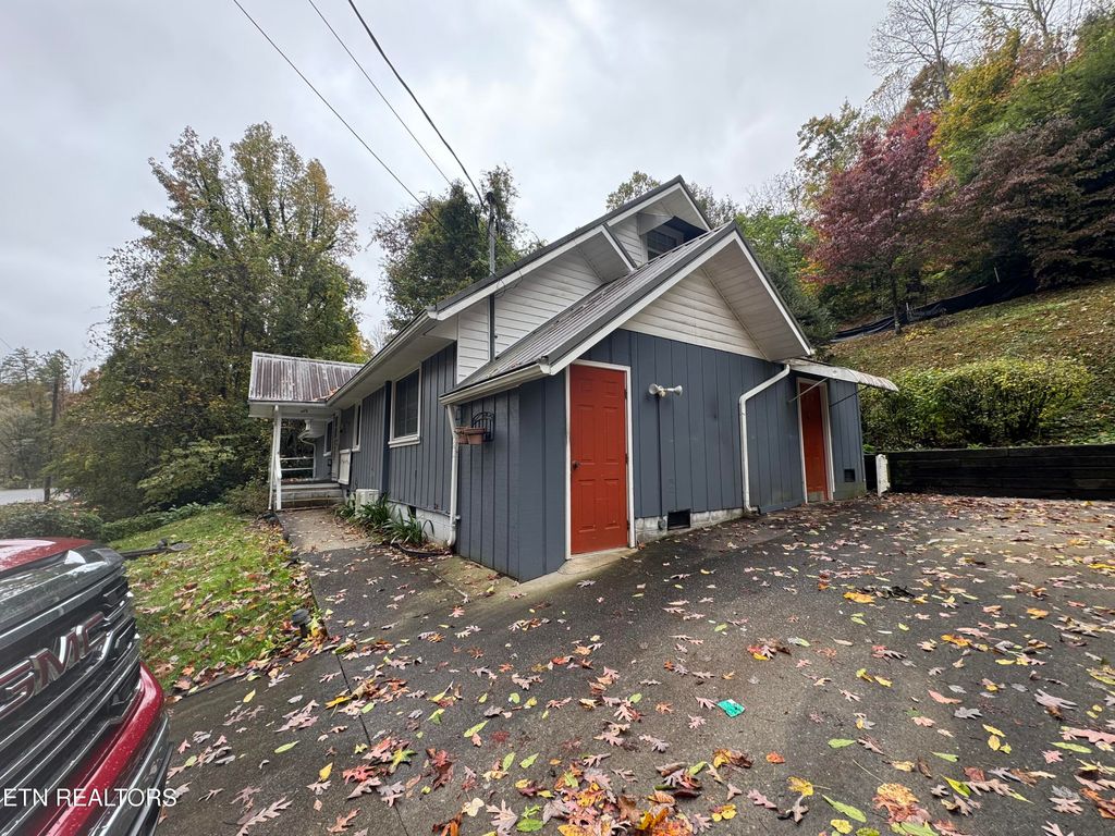 Photo of 315 Elbow Lane, Gatlinburg, TN 37738 (MLS # 1320461)