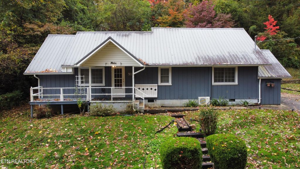 Photo of 315 Elbow Lane, Gatlinburg, TN 37738 (MLS # 1320461)