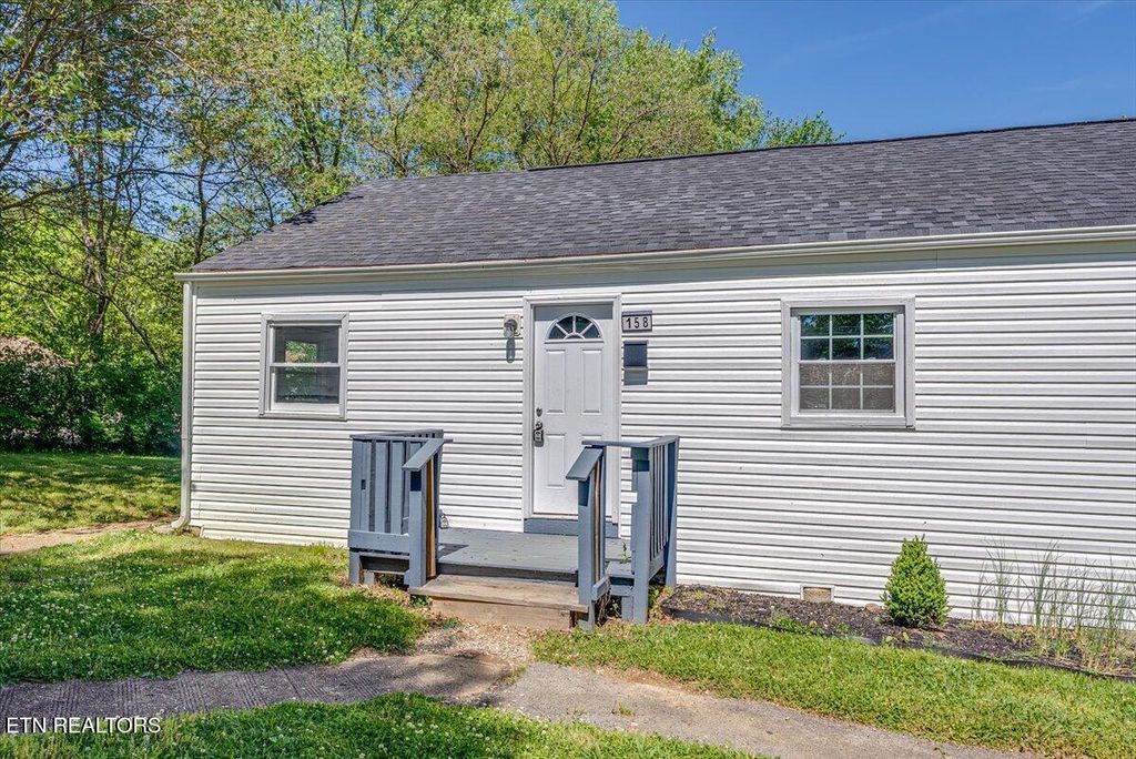 Photo of 158 Hamilton Circle, Oak Ridge, TN 37830 (MLS # 1337658)