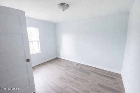 Tiny photo for 1619 Worth St, Knoxville, TN 37917 (MLS # 1338660)