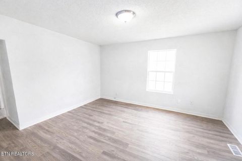 Tiny photo for 1619 Worth St, Knoxville, TN 37917 (MLS # 1338660)
