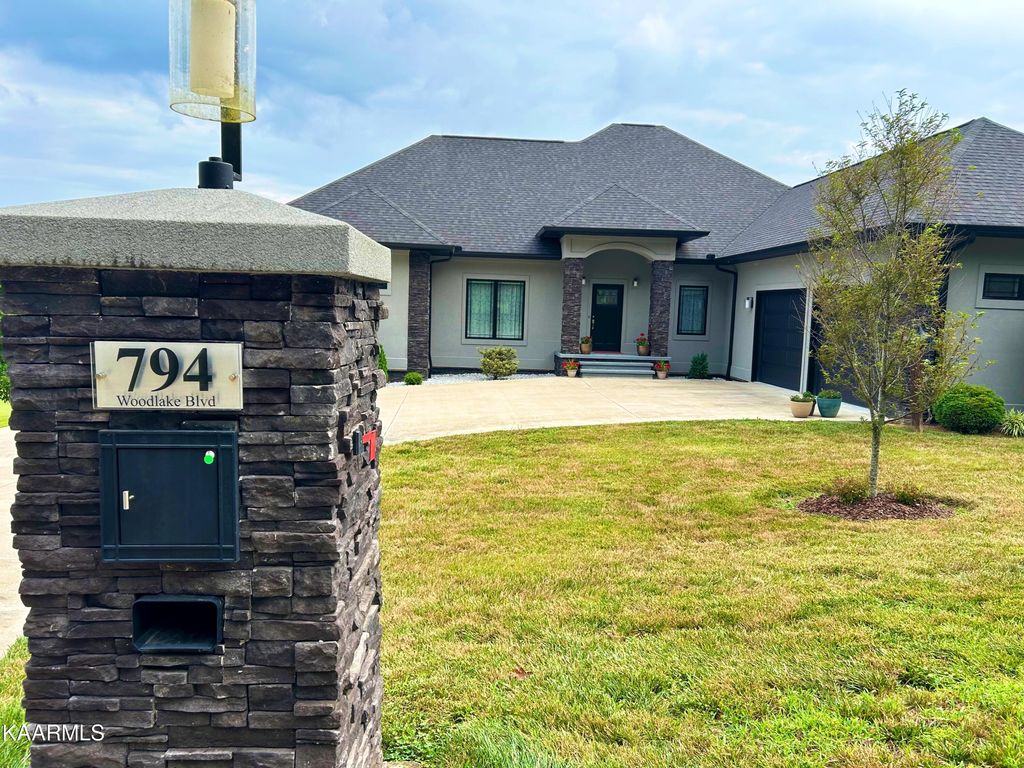 Photo of 794 Woodlake Blvd, Tazewell, TN 37879 (MLS # 1234686)