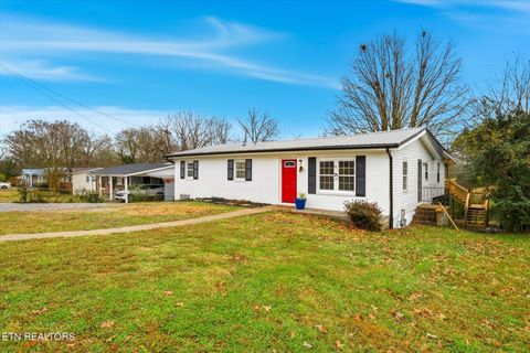 Photo of 425 Cumberland Ave, Athens, TN 37303 (MLS # 1343056)