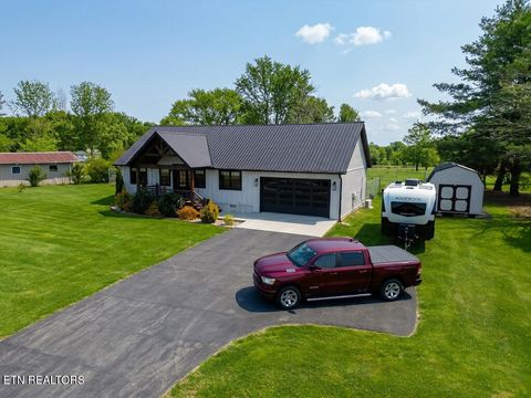 Photo of 105 Bill Cobb Rd, Jamestown, TN 38556 (MLS # 1336046)