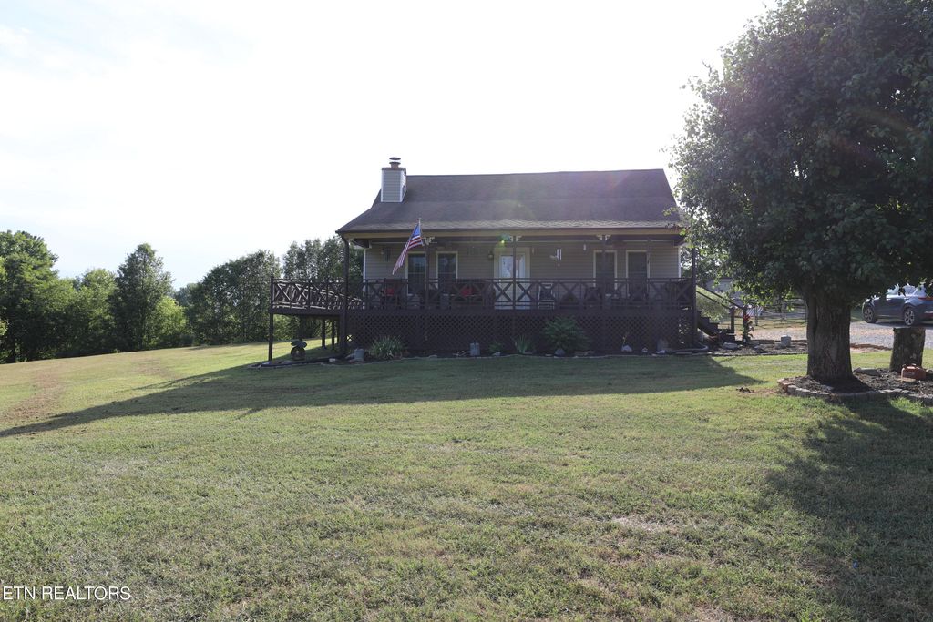 Photo of 109 Lakeview Drive, Vonore, TN 37885 (MLS # 1269369)