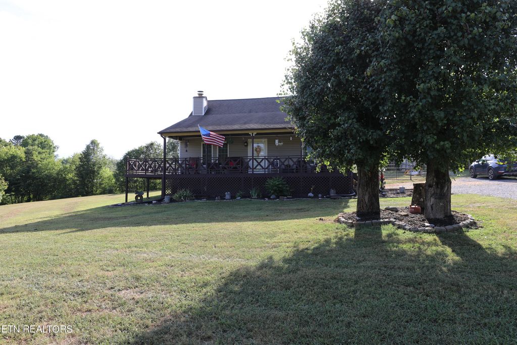 Photo of 109 Lakeview Drive, Vonore, TN 37885 (MLS # 1269369)