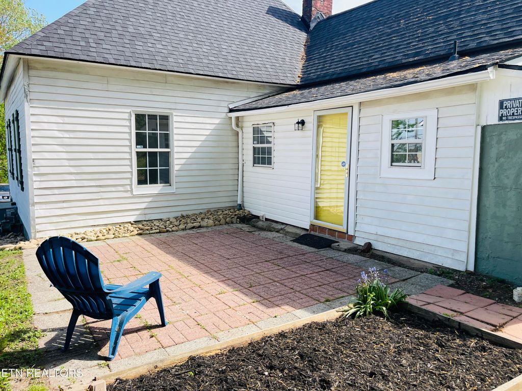 Photo of 413 James Ave, Knoxville, TN 37921 (MLS # 1336491)