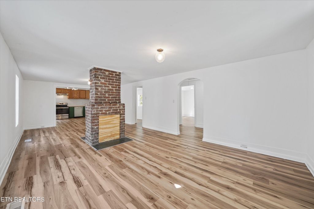 Photo of 413 James Ave, Knoxville, TN 37921 (MLS # 1336491)