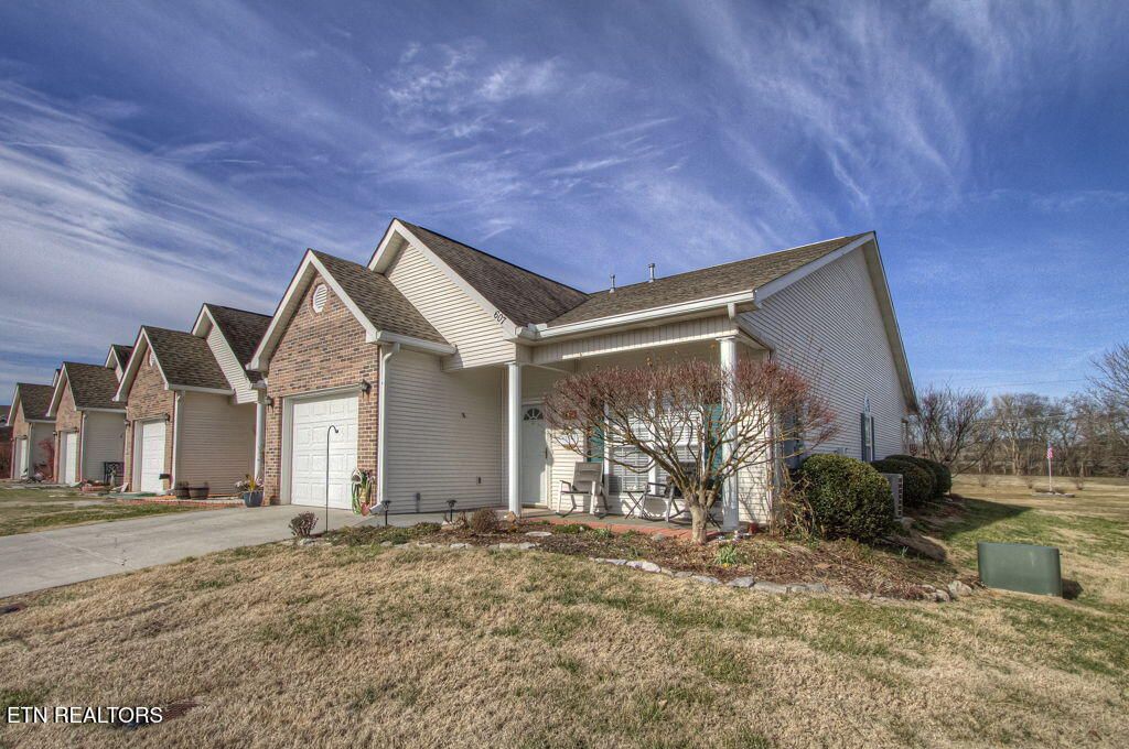Photo of 607 Willington Place, Loudon, TN 37774 (MLS # 1329810)