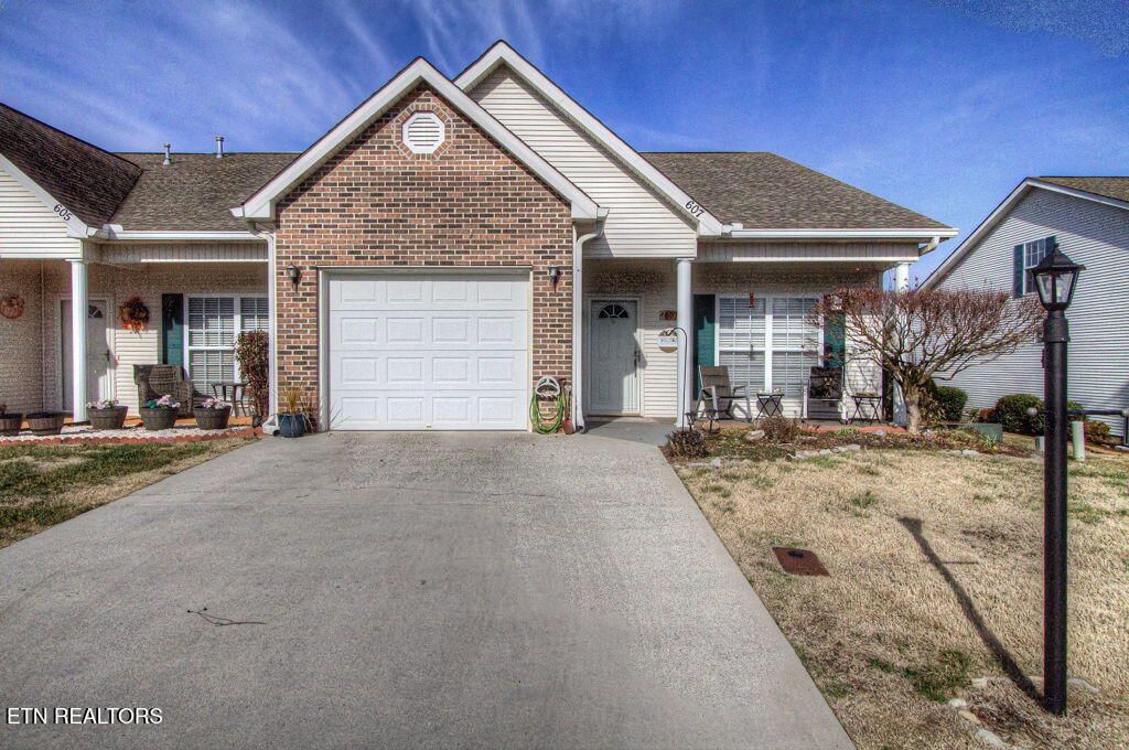 Photo of 607 Willington Place, Loudon, TN 37774 (MLS # 1329810)