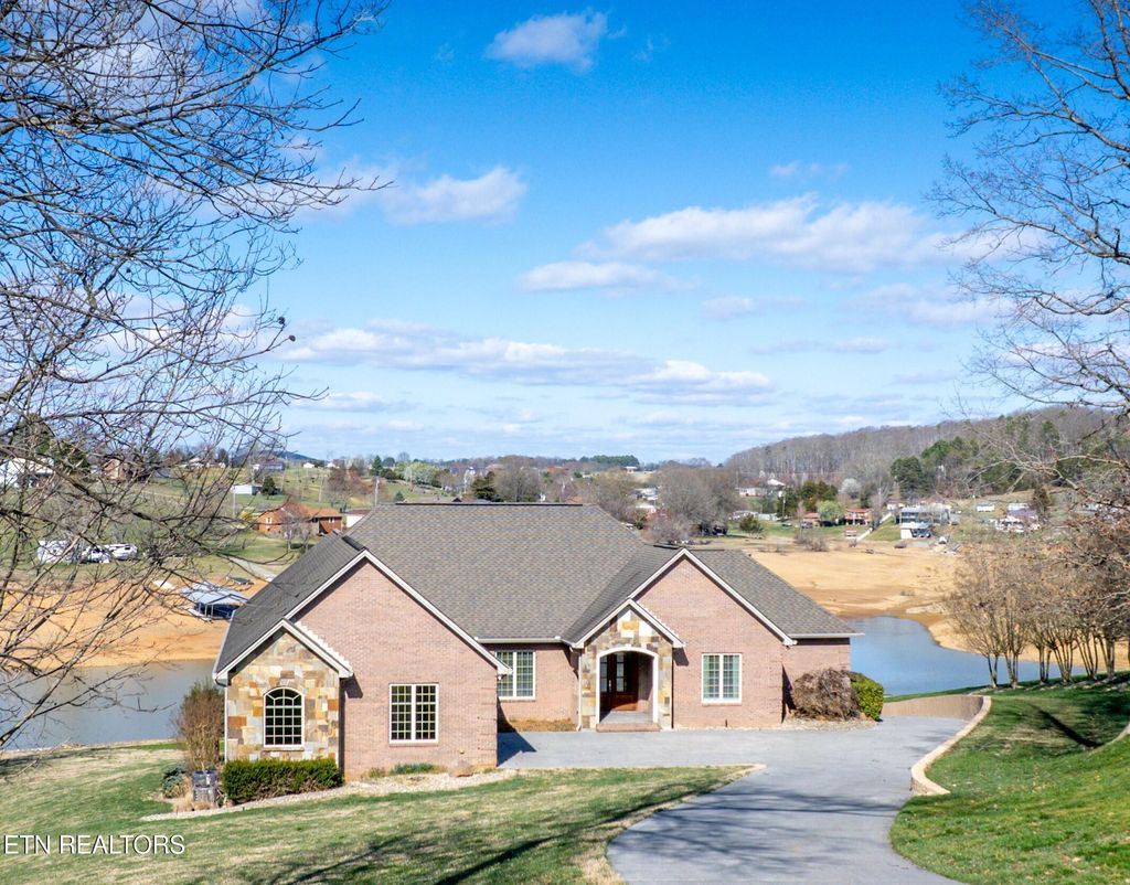 Photo of 1152 Lake Ridge Drive, Dandridge, TN 37725 (MLS # 1295013)