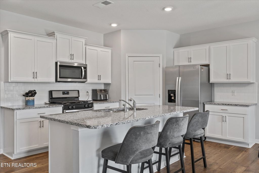 Photo of 513 Cedar Park Drive, Loudon, TN 37774 (MLS # 1316108)