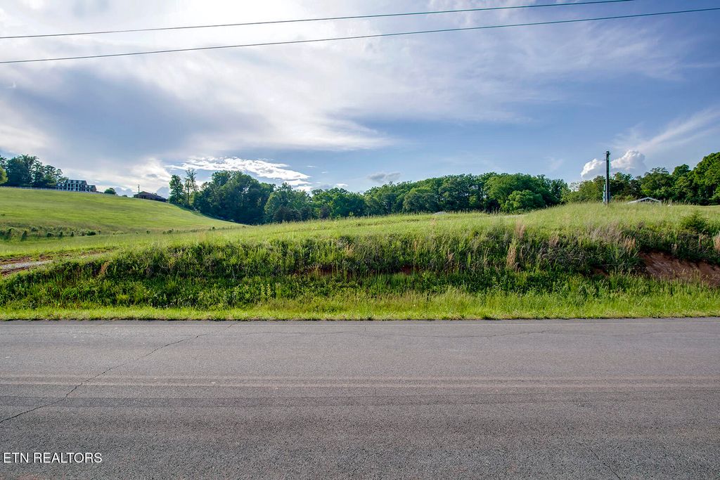 Photo of 139 Hearthside Rd Rd, Clinton, TN 37716 (MLS # 1322851)