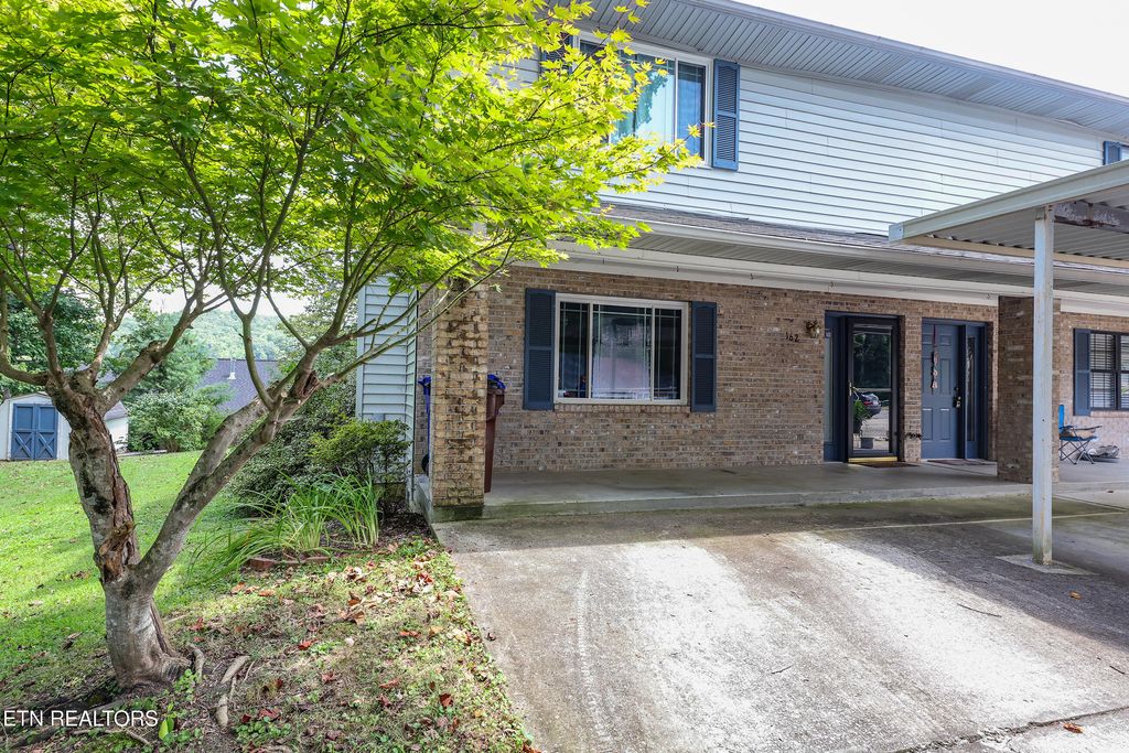 Photo of 162 High Point Lane, Oak Ridge, TN 37830 (MLS # 1327753)