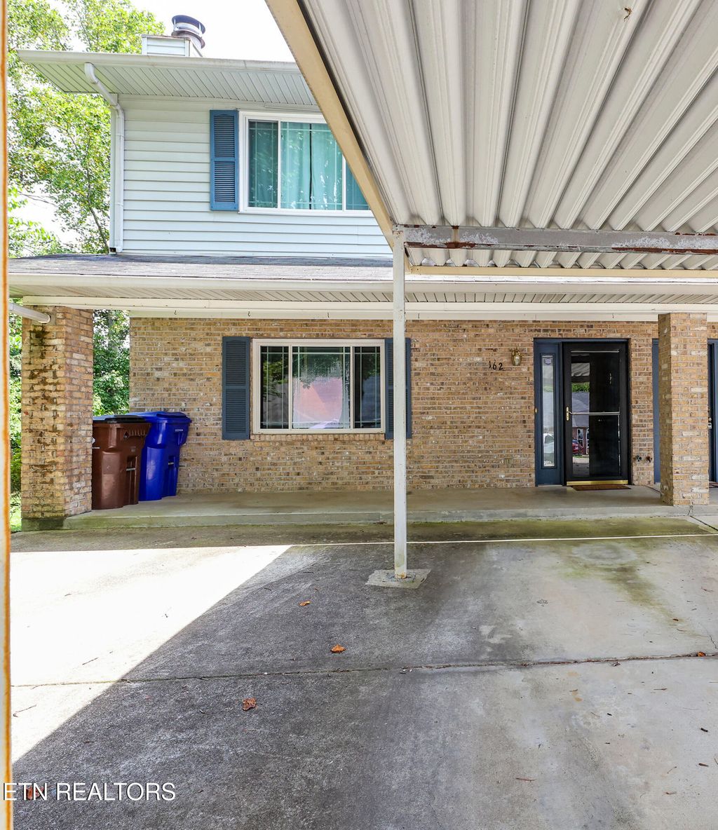 Photo of 162 High Point Lane, Oak Ridge, TN 37830 (MLS # 1327753)