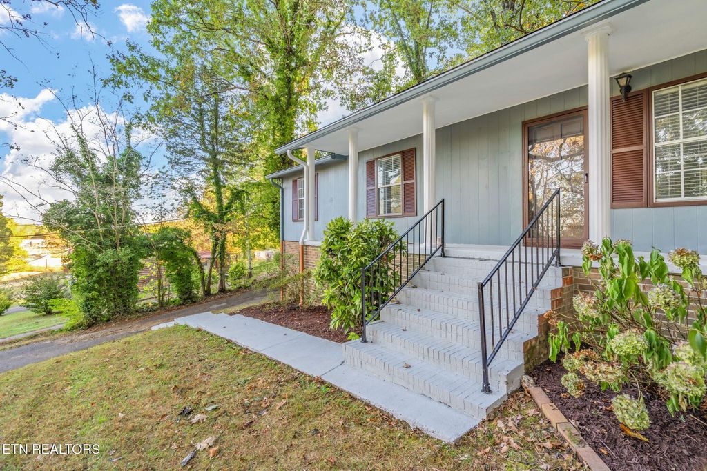 Photo of 127 County Road 622, Etowah, TN 37331 (MLS # 1319414)