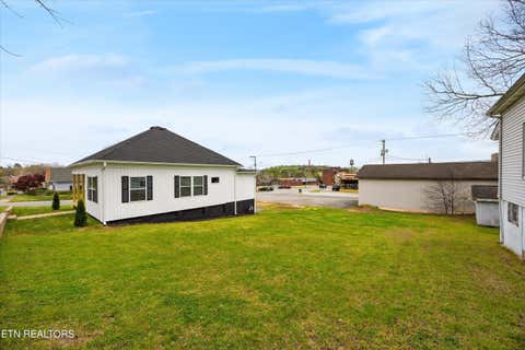 Photo of 208 E 1st Ave, Lenoir City, TN 37771 (MLS # 1345081)