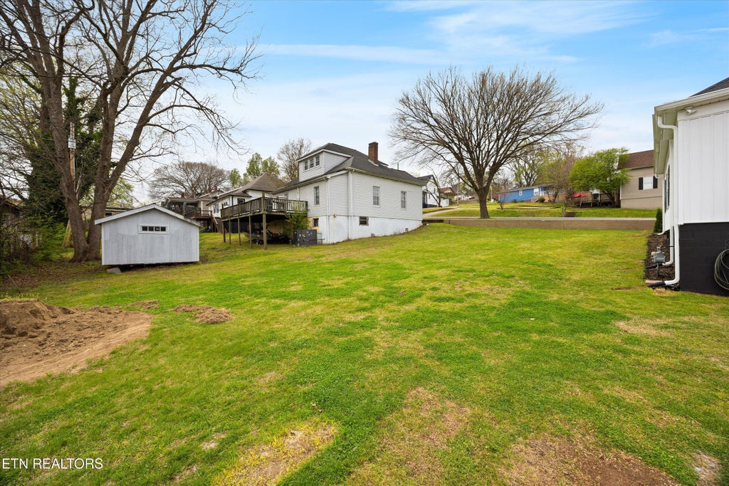 Photo of 208 E 1st Ave, Lenoir City, TN 37771 (MLS # 1345081)
