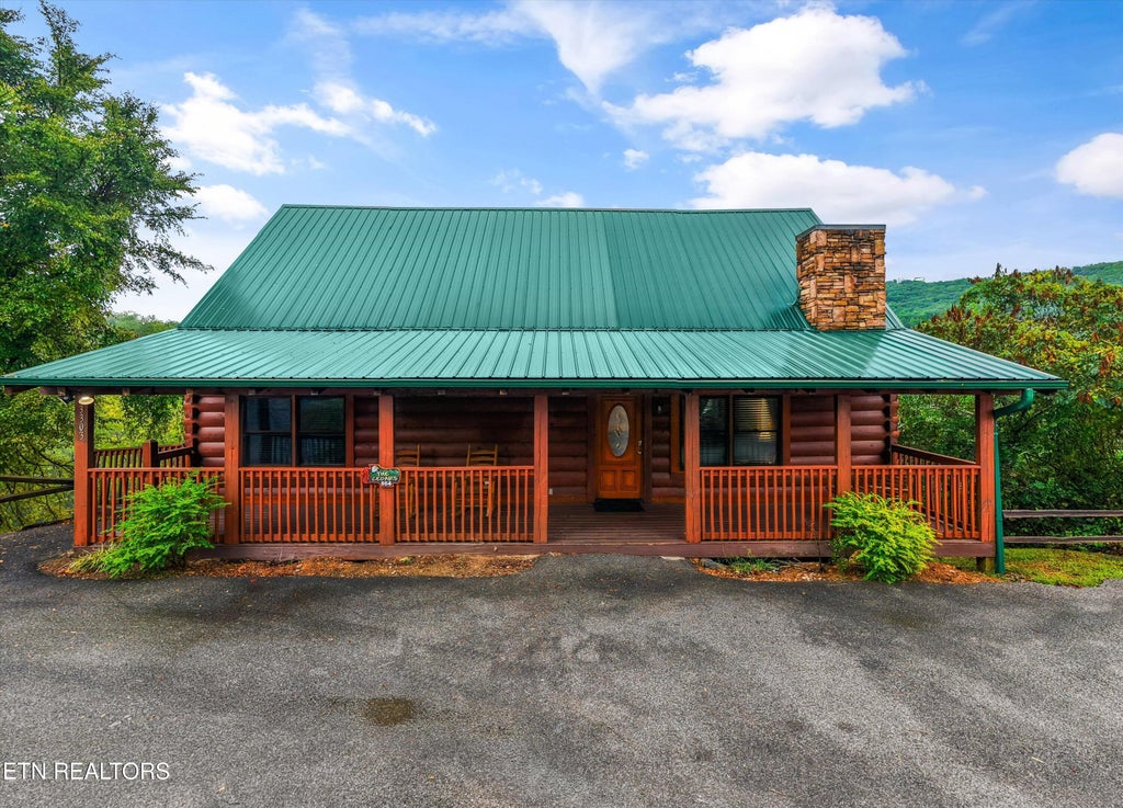 Photo of 3303 Kestrel Way, Pigeon Forge, TN 37863 (MLS # 1356471)