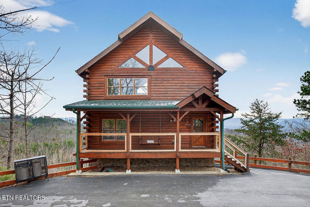 Photo of 1553 Majestic Mountain Drive, Sevierville, TN 37876 (MLS # 1328199)