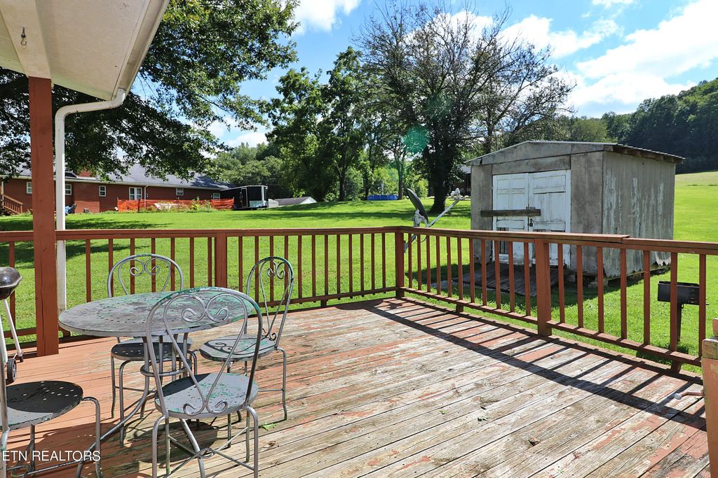 Photo of 133 Hill Top St, Huntsville, TN 37756 (MLS # 1240821)