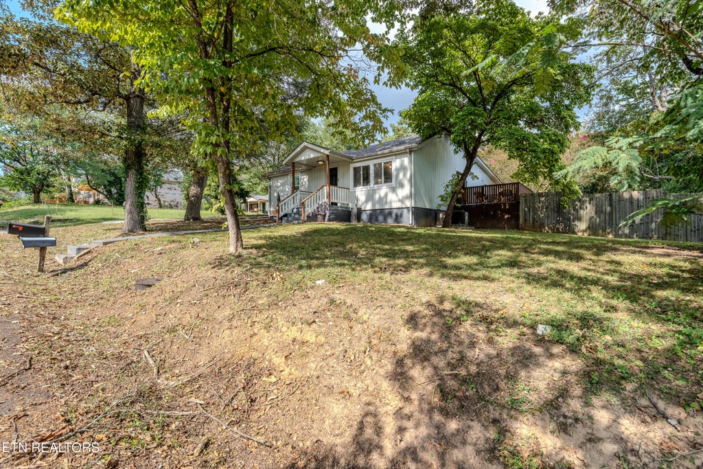 Photo of 1108 Sunrose Rd, Knoxville, TN 37914 (MLS # 1356291)